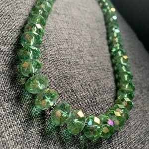 Faceted green glass beaded necklace